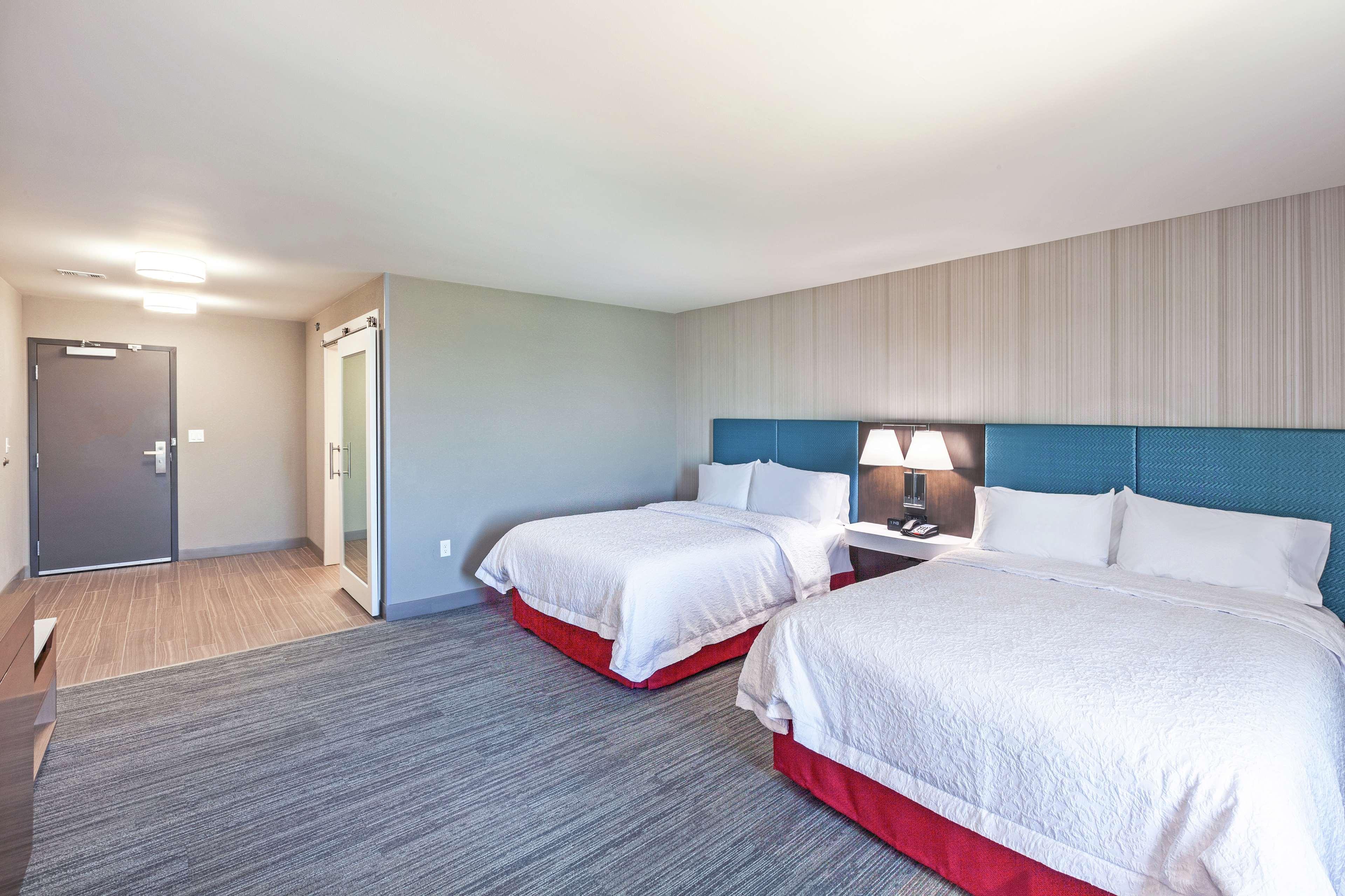 Hampton Inn Gardner Экстерьер фото
