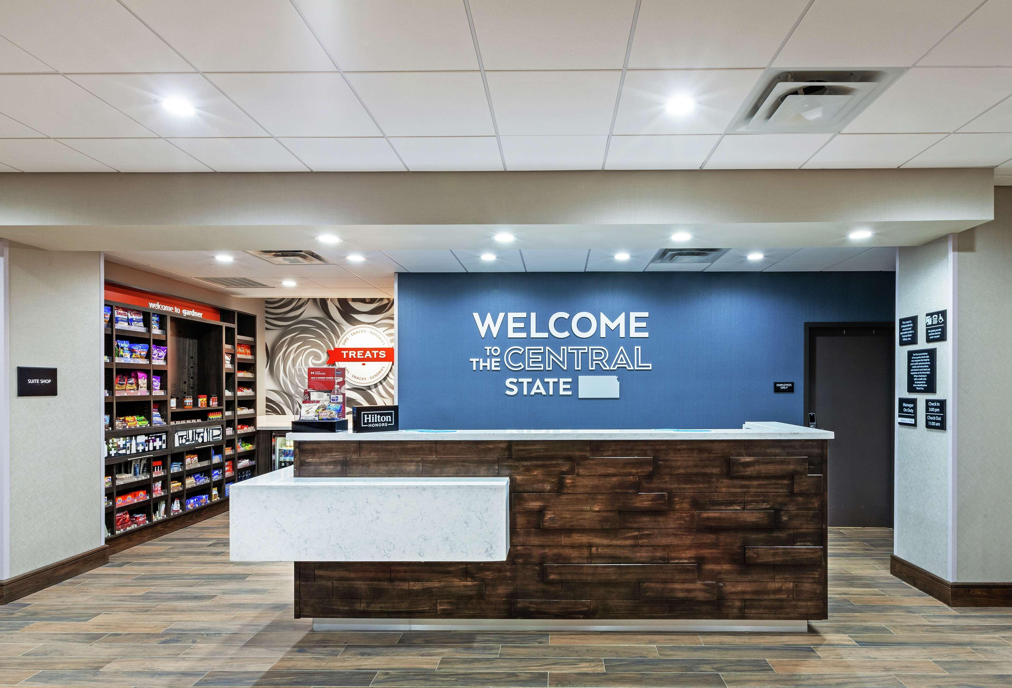 Hampton Inn Gardner Экстерьер фото