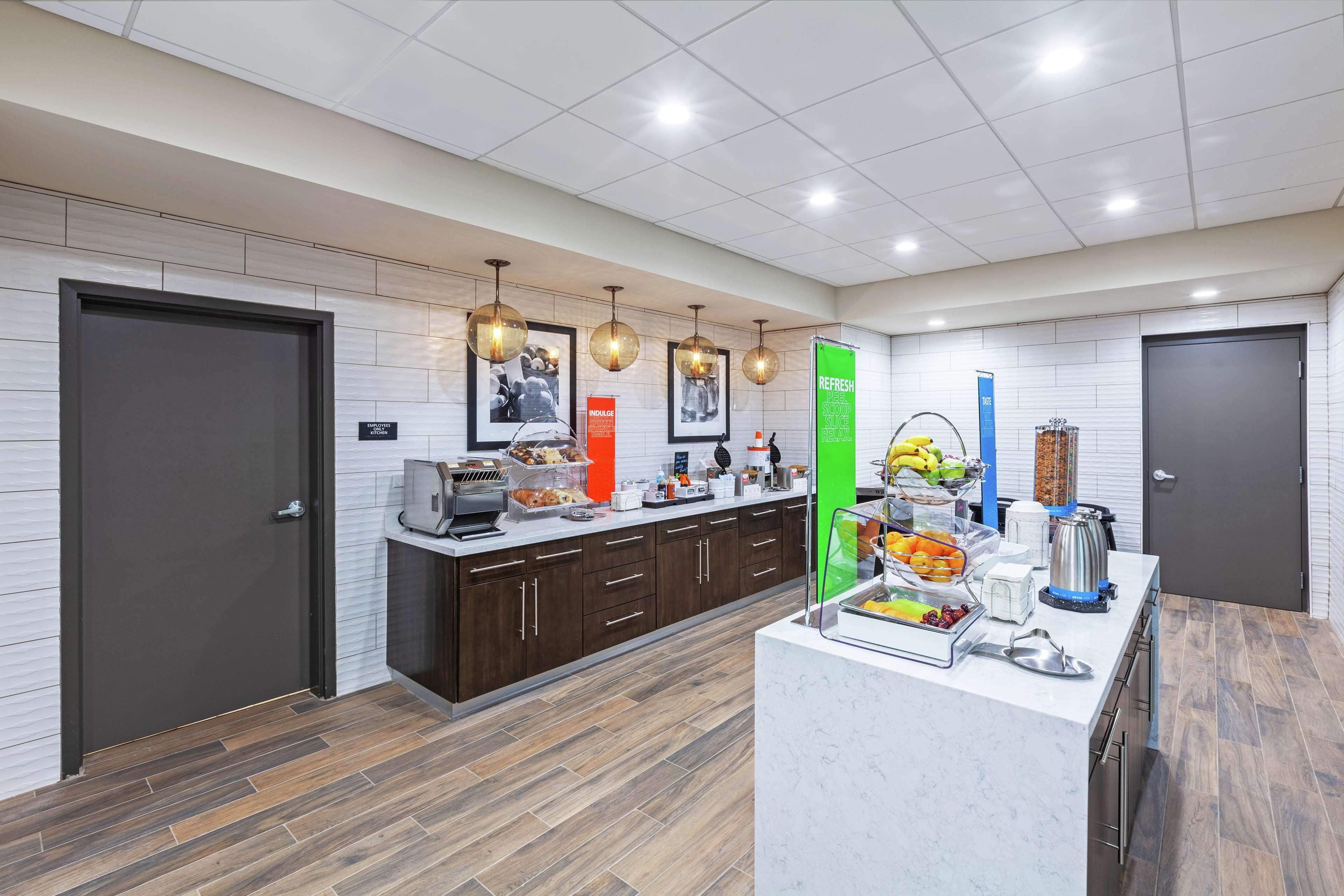 Hampton Inn Gardner Экстерьер фото