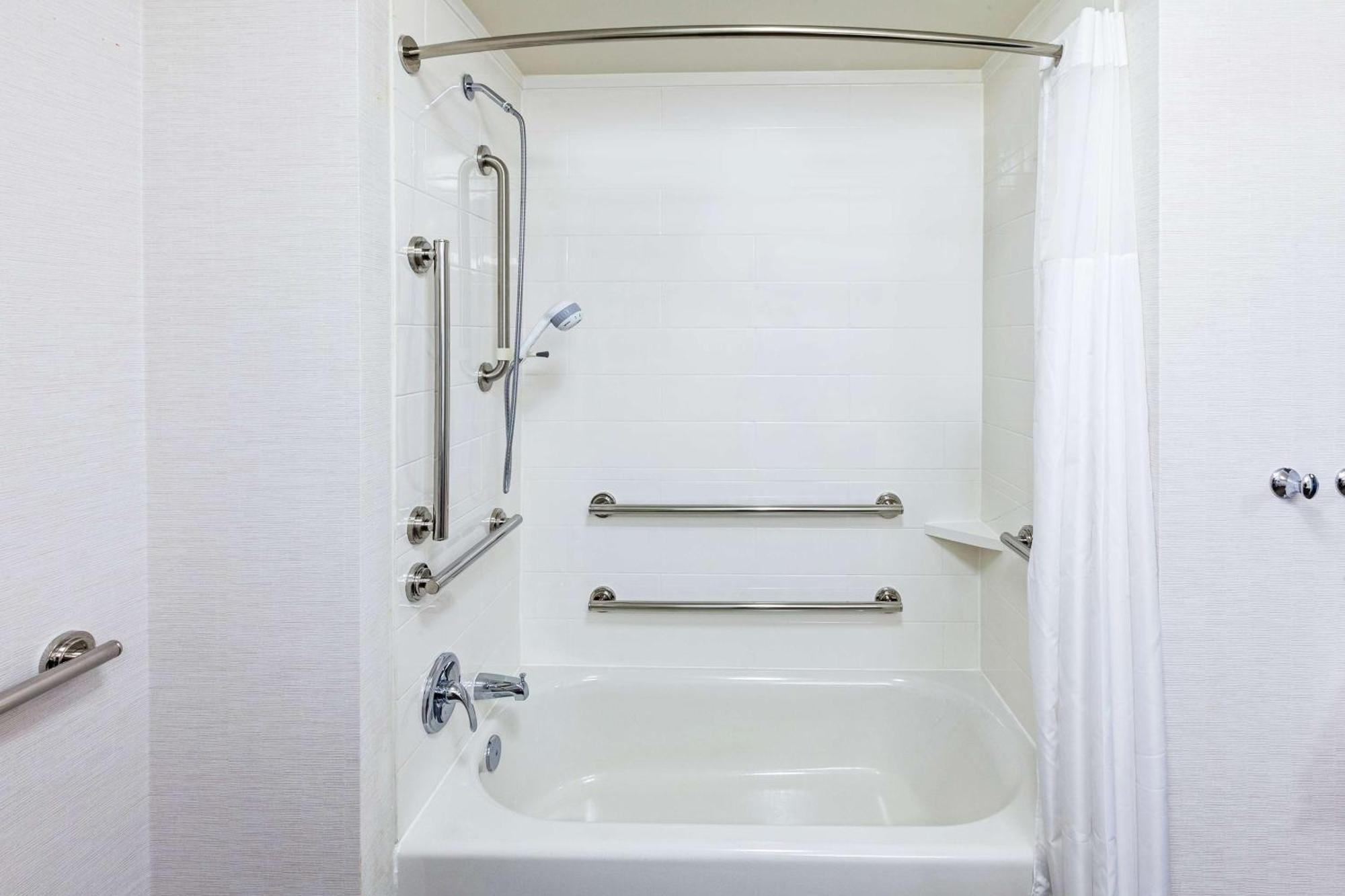 Hampton Inn Gardner Экстерьер фото