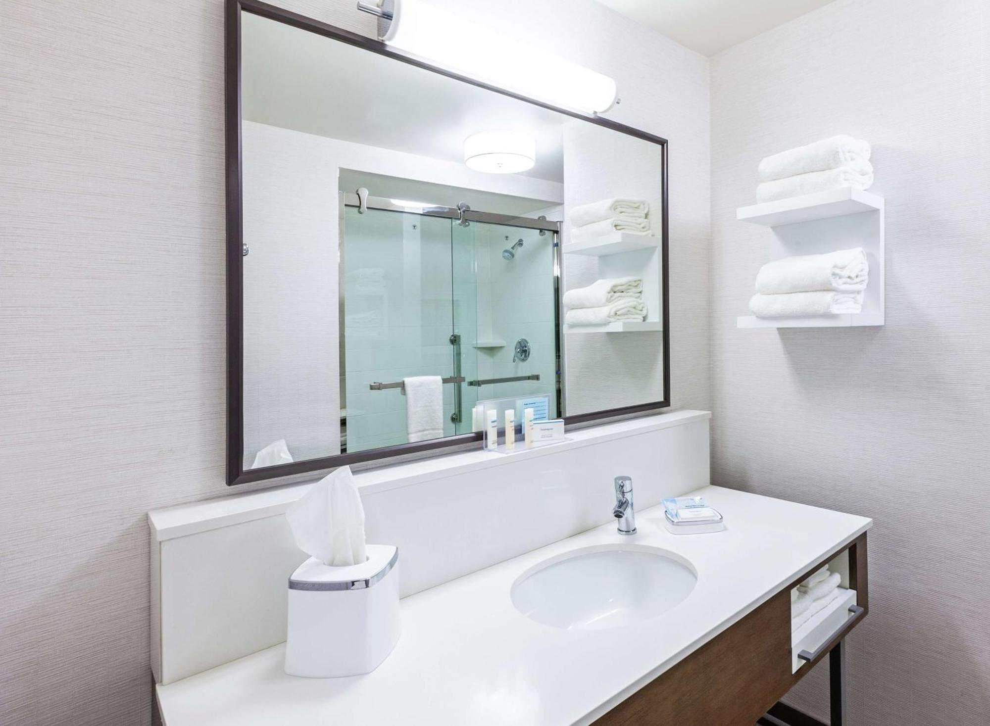 Hampton Inn Gardner Экстерьер фото
